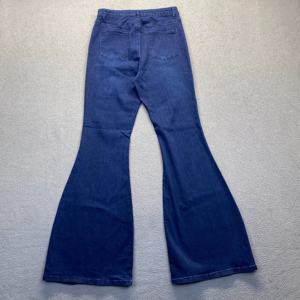 SWANK A POSH Women's Stretch Bell Blue Jeans Size 1X Zipper Flare - Picture 2 of 8